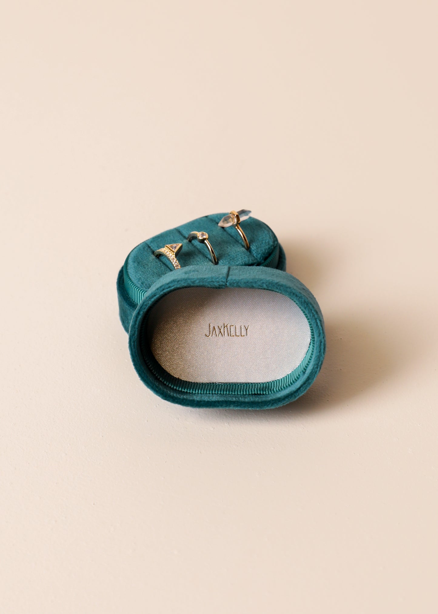 Small Oval Velvet Jewelry Box