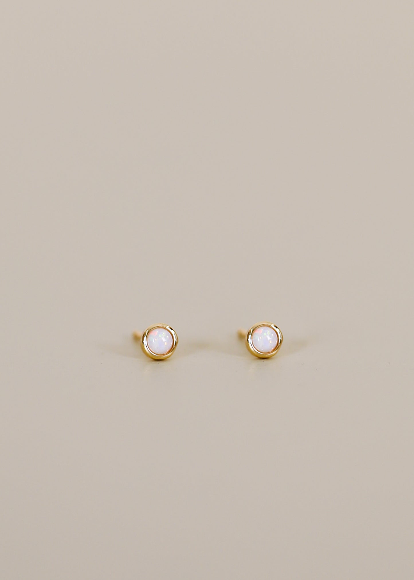 Simple Stud - White Opal