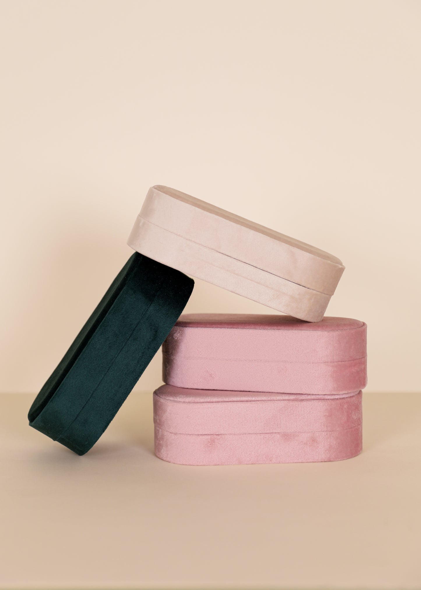 Large Oval Velvet Jewelry Box - Pink