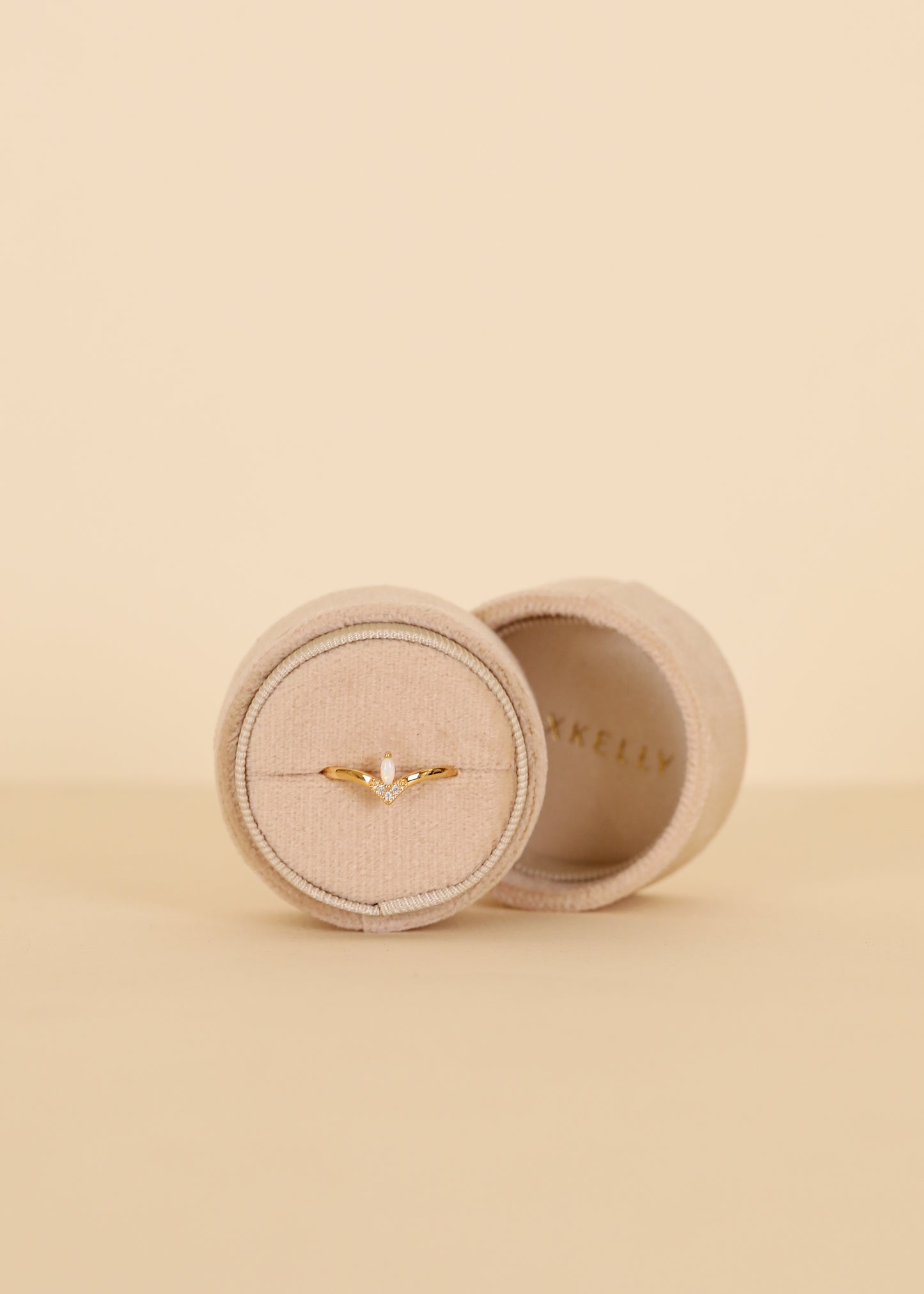 Circle Velvet Jewelry Box