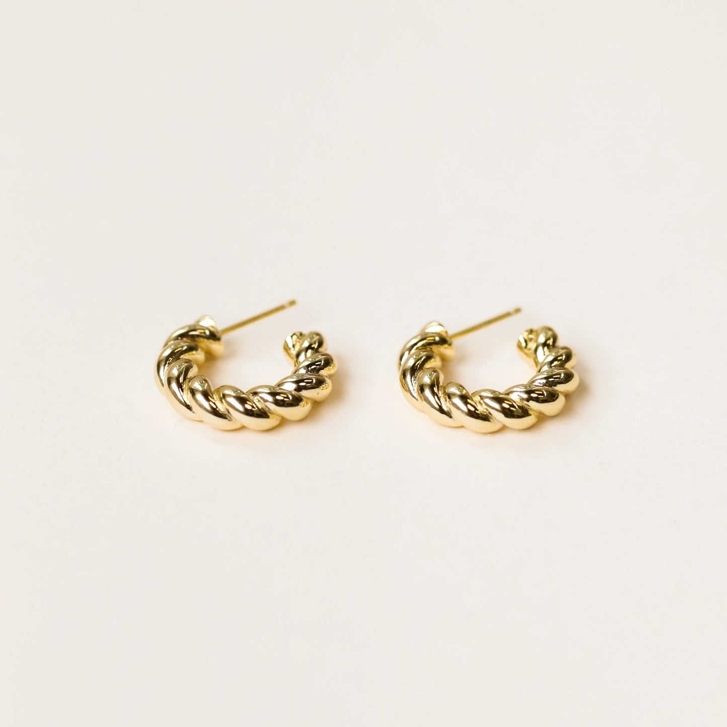 Twisted Hoop