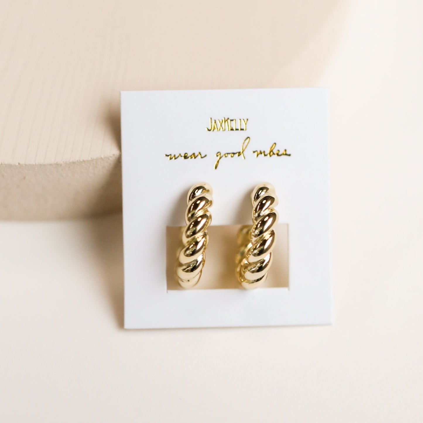 Twisted Hoop