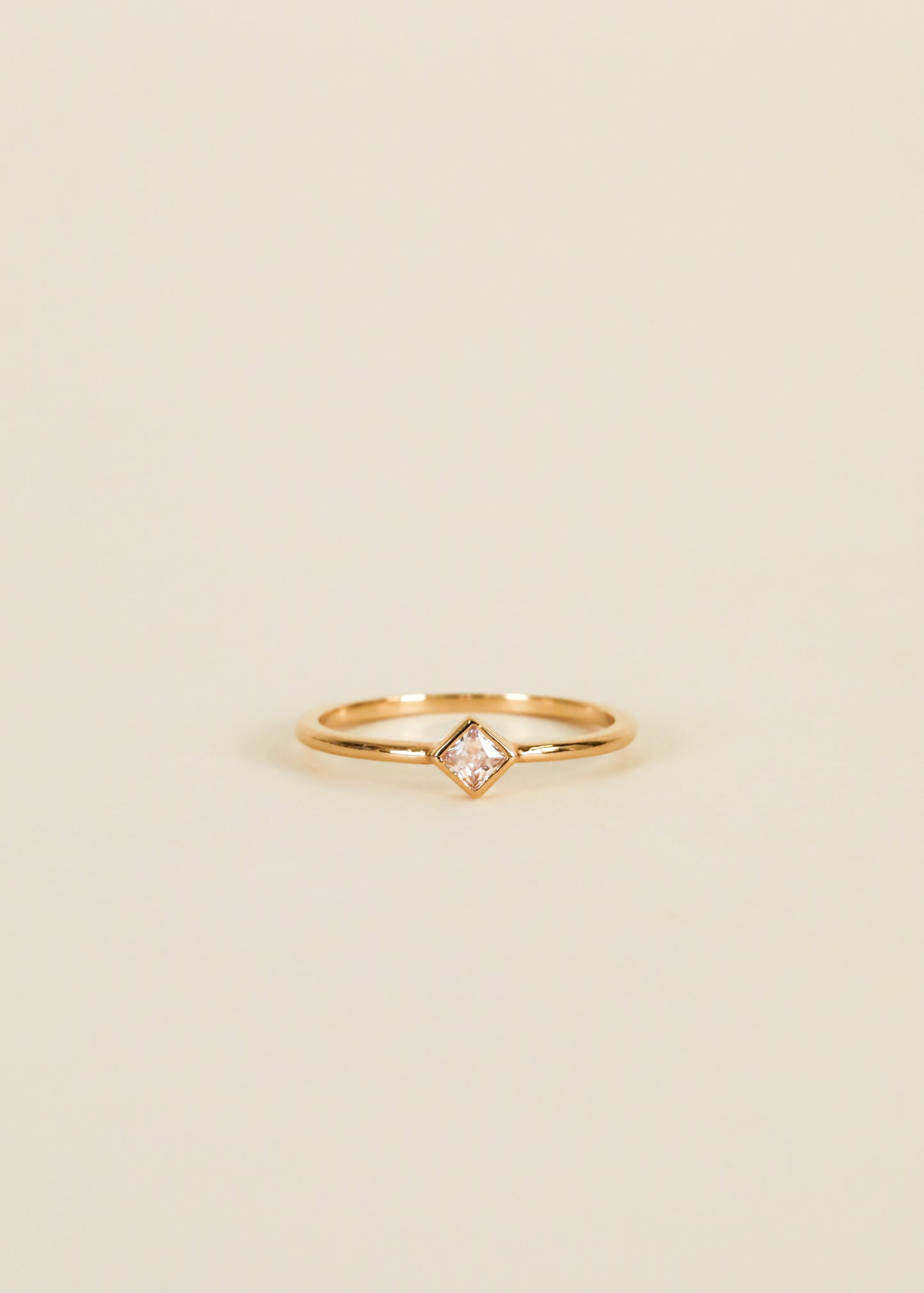 Gold Ring - Diamond Stud Champagne