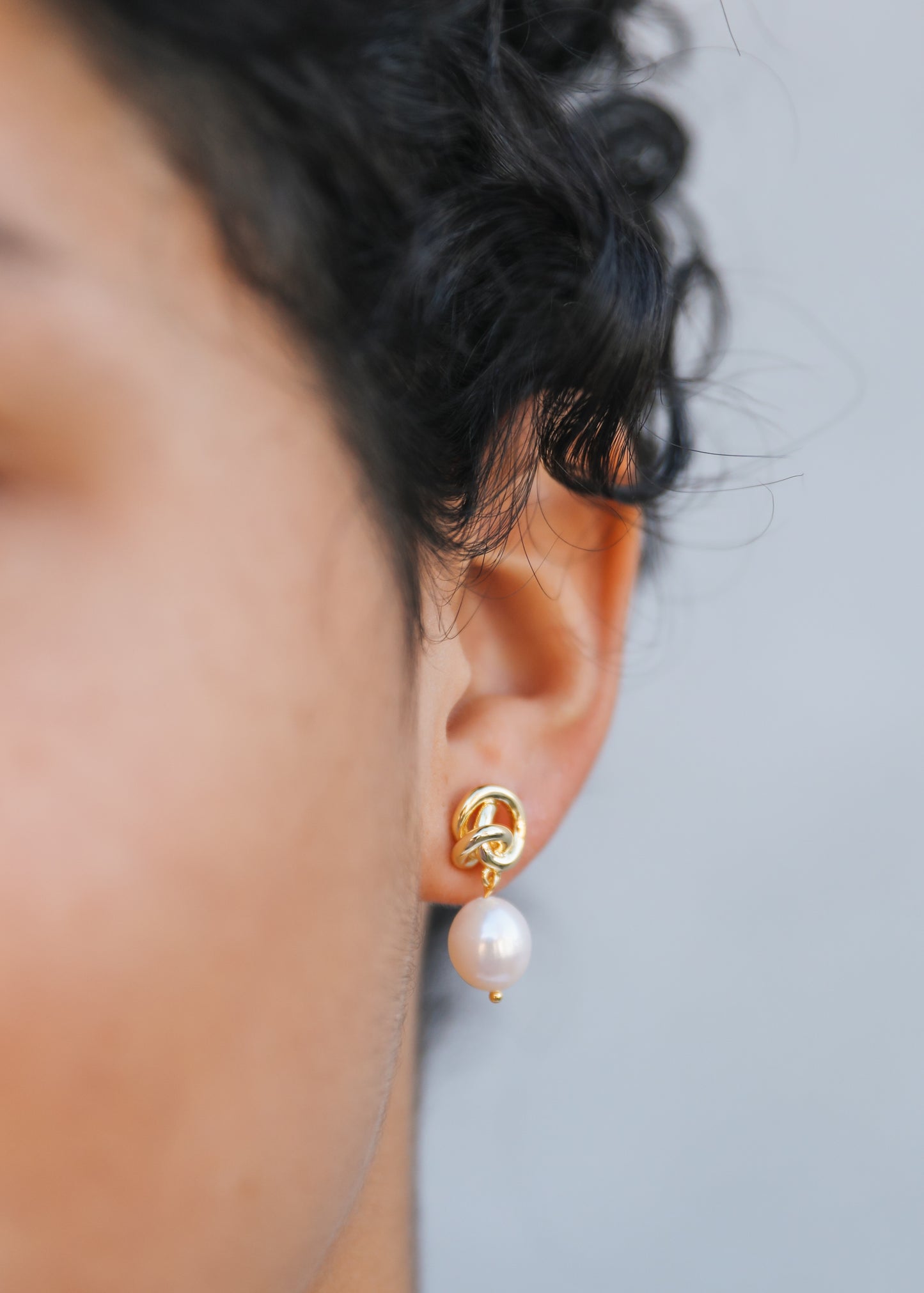Pearl Knot - Earring